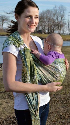 RosyBaby Lite on Shoulder Baby Sling